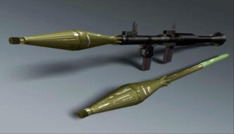 قذيفة "آر بي جي" بدلًا من مطرقة.. شاب يفقد حياته بطريقة مروعة أثناء تثبيت ناموسية في شبوة
