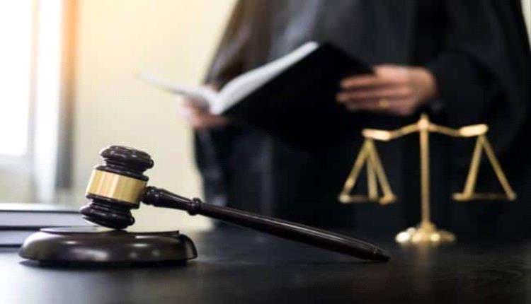 اعتداء همجي على محامي داخل محكمة حوثية.. ونقابة المحامين تستنفر وتتهم قاضياً بالتحريض