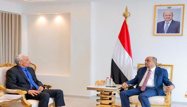 الحكومة واللجنة العسكرية على طاولة واحدة.. تنسيق عالي استعدادًا لمعركة الحسم القادمة