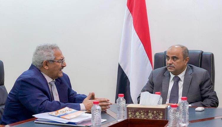 دواء الفقراء خط أحمر.. رئيس الحكومة يطلق تحذيراً شديد اللهجة لتجار الأدوية ويعد بإجراءات حاسمة