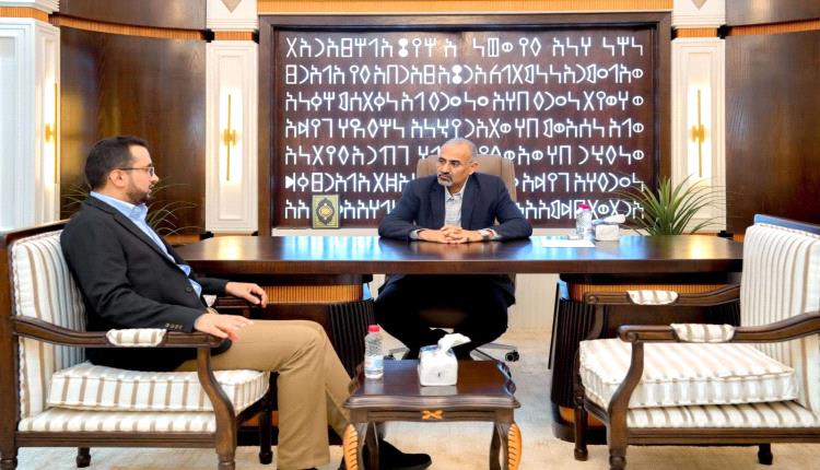 "الزُبيدي" يطّلع على جهود الهيئة العامة للأراضي ويشدد على إنجاز الإصلاحات الإدارية والقانونية والفنية