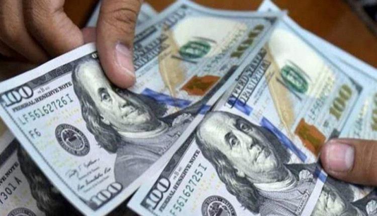 خبير اقتصادي يكشف بالأرقام كارثة مخفية لا يجرؤ أحد على الاعتراف بها.. هبوط الدولار يقتل نصف الشعب