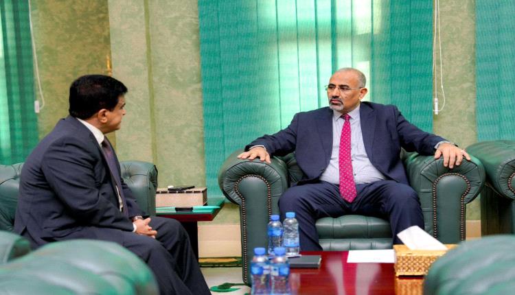الزُبيدي يتابع جهود إعادة تشغيل مصافي عدن