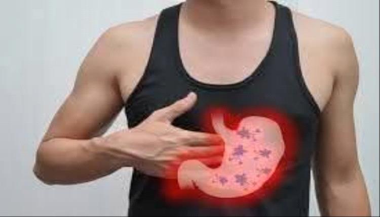 أعراض تنذر بقرحة المعدة... ما هي؟