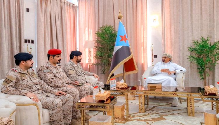 الزُبيدي يبحث مع قيادة قوات الواجب السعودية تعزيز الأمن ورفع جاهزية القوات