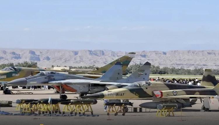 إيران تجري مناورات جوية وترفع حالة التأهب