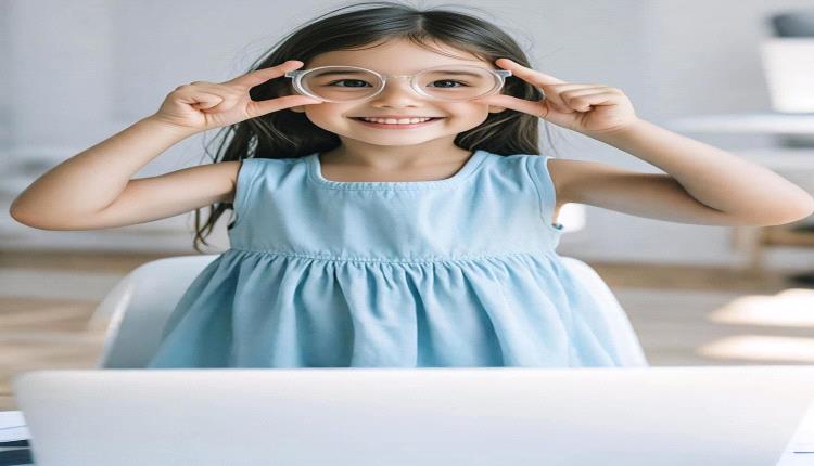 كيف تعرف أن طفلك يعاني من ضعف في النظر؟ اليك هذه العلامات