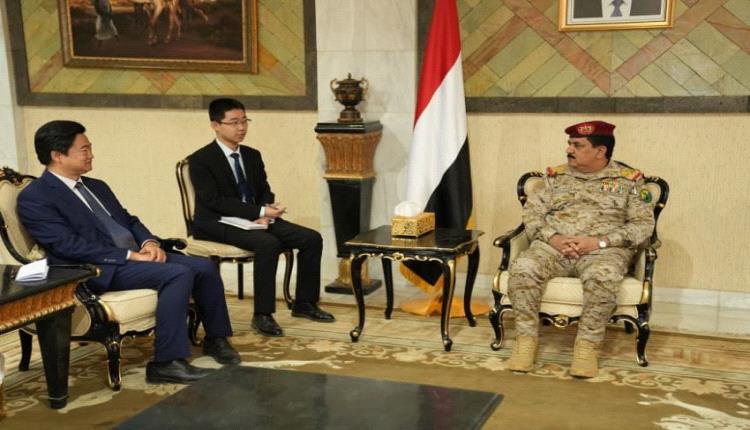 الداعري يبحث تعزيز قواته بالمعدات والصين تؤكد دعمها للرئاسي والحكومة