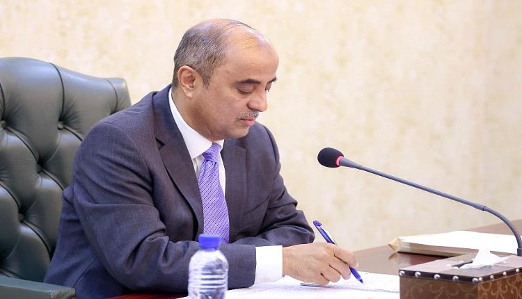 الحكومة تطالب بدعم سعودي-إماراتي عاجل لتثبيت العملة وتستثمر الإشادة الأممية بالمؤشرات الاقتصادية
