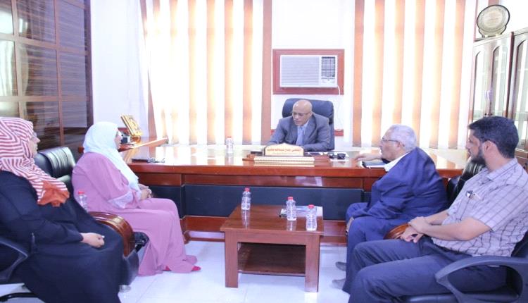 مهلة أخيرة حتى الأحد.. النيابة العامة بعدن تتوعد شركات الأدوية والصيدليات المخالفة بعقوبات قاسية