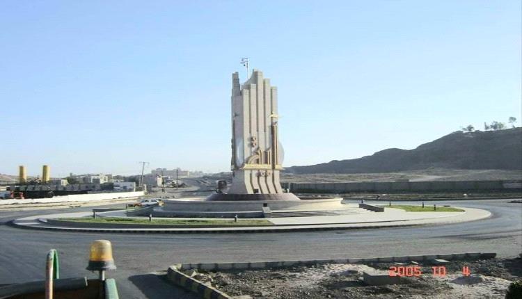 سقوط لوحة إعلانية في صنعاء يسقط ضحايا ويصيب مواطنين بجروح بالغة