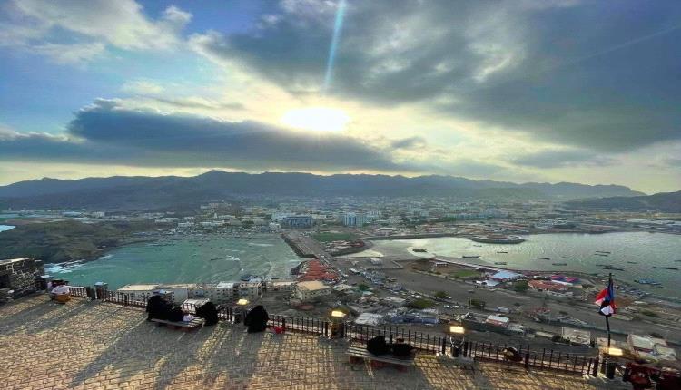 عدن.. أزمة اقتصادية جديدة رغم انتعاش الريال