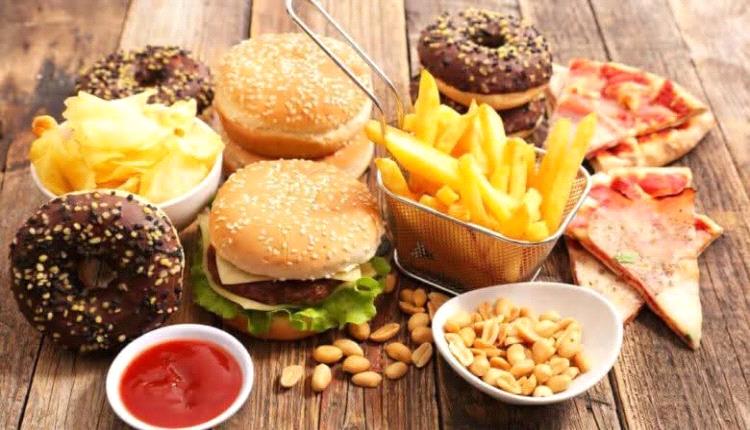 أطعمة بريئة المظهر لكنها غنية بالسكر المخفي.. تعرف عليها 