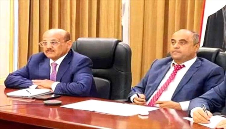 كشف جديد.. أمريكا تدعم العليمي والمعبقي بخطوات جريئة لـ"سحق" الحوثيين اقتصادياً والعسكرية قادمة