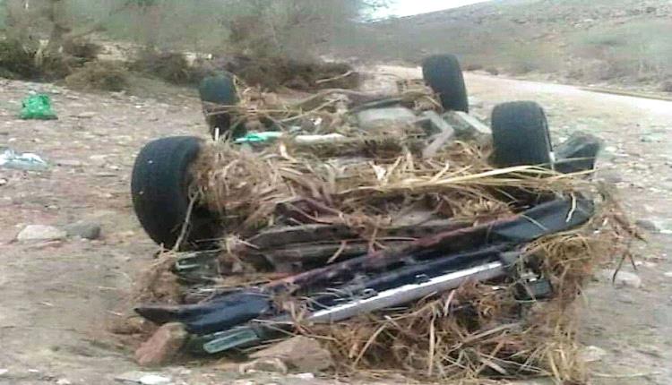 نجاة أسرة بأعجوبة بعد أن جرفتها السيول في أبين
