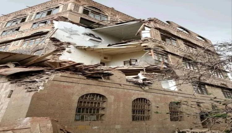‏صنعاء القديمة مهدد بالإنهيار.. كارثة تضرب منزلين جراء الأمطار