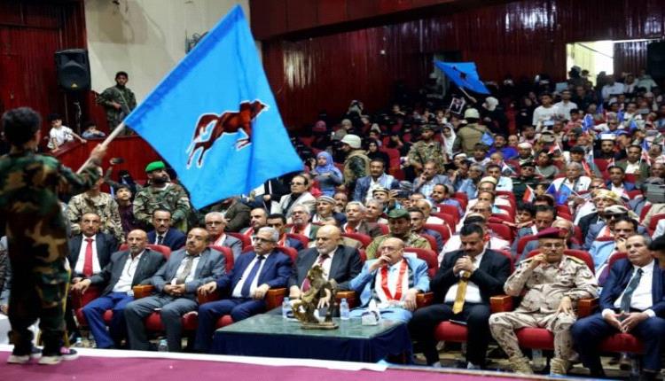 حشود جماهيرية غفيرة تحتفي في تعز بالذكرى الـ43 لتأسيس المؤتمر الشعبي العام