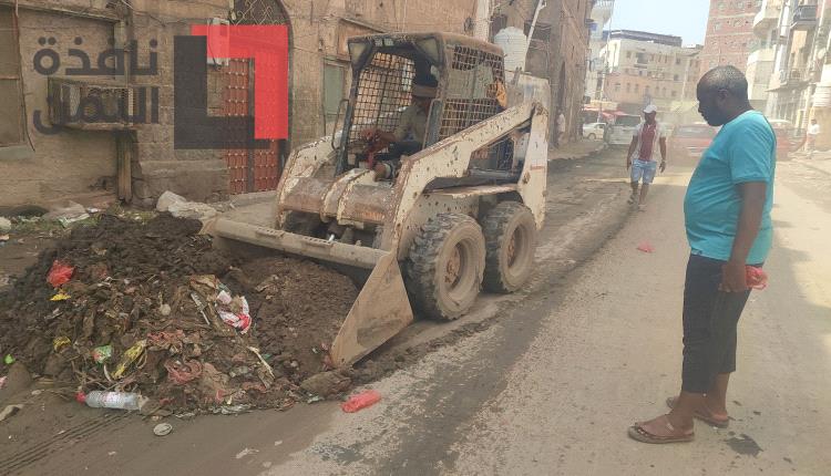 ارتياح شعبي كبير في التواهي بعد حملة نظافة مكثفة لمخلفات السيول يقودها فادي الحاج