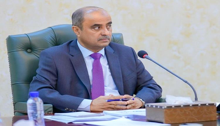 رئيس الحكومة يعلن الحرب على جشع التجار والمدارس الخاصة بعقوبات صارمة