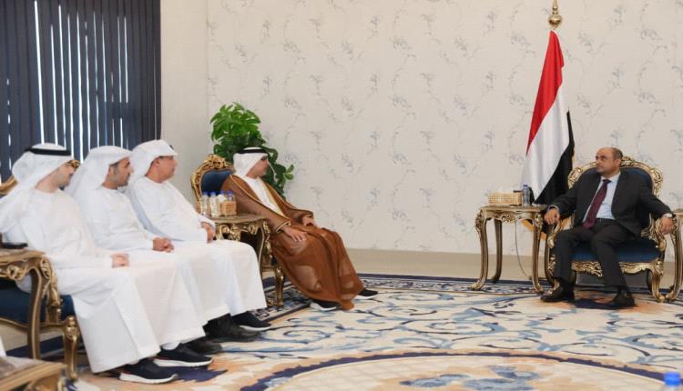 سفير الإمارات من عدن يشيد بتعافي الريال: دعمنا ثابت لإجراءات وإصلاحات الحكومة وتعزيز الاقتصاد