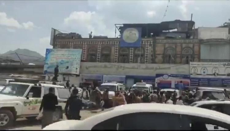 مذبحة بسكاكين المطعم.. اشتباكات على فاتورة غداء دموية في دمت ضحيتها شاب وشقيقه ووالده