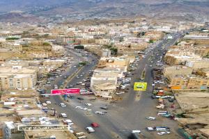 تعز تحت رحمة شركات الهاتف النقال.. خدمات وهمية واستنزاف مليارات الريالات على المواطنين