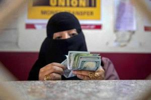 خبير يطلق تحذير عاجل: لا تصدقوا الصرافين.. البنوك بدأت اللعبة الان بأسعار غير مسبوقة