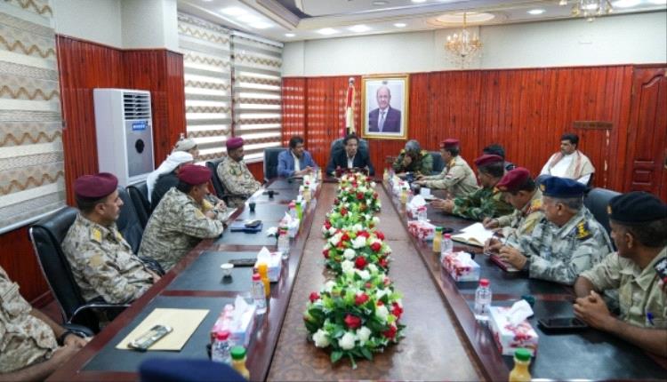 سلطة المهرة تعلن الجاهزية العسكرية والأمنية بالمحافظة