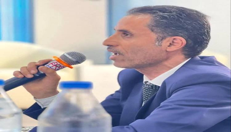 الحوثي يواصل محاكم الشبيبي لكشفه فساد قيادي بارز بالجماعة في إب