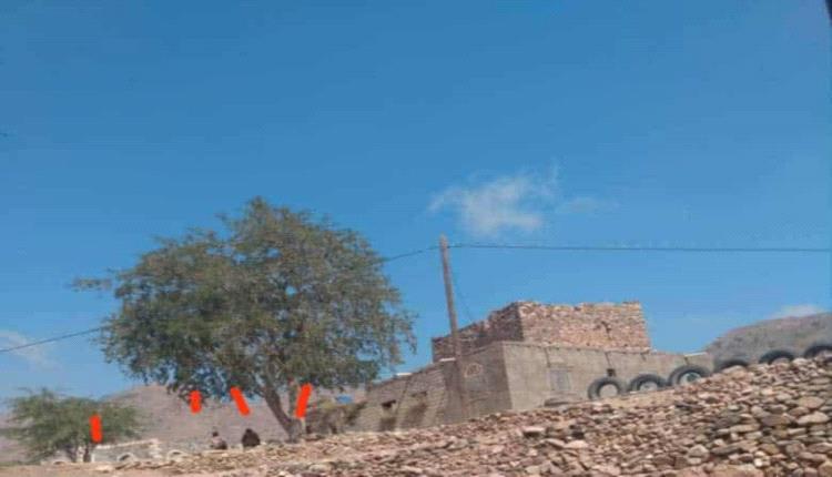 عناصر الجبولي تحاصر منزل جريح وتطلق النيران على عائلته في المقاطرة