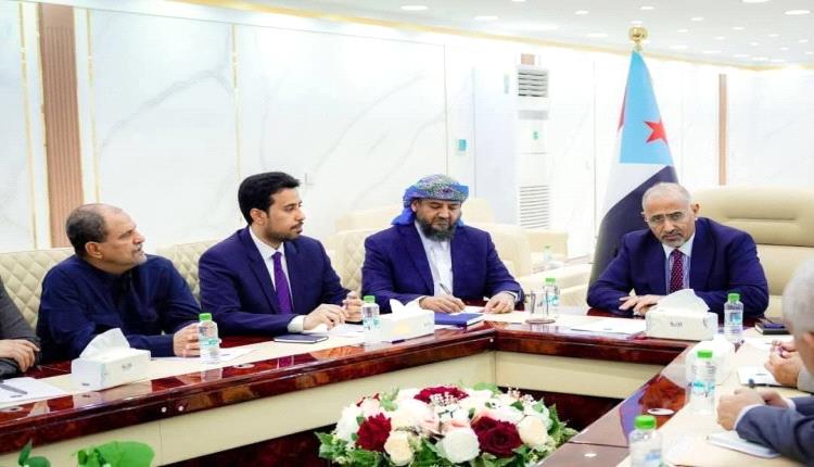 خالد سلمان: اجتماع الانتقالي طارئ ورسائل قوية حول حضرموت والمهرة وتعز على أعتاب تحول مشابه