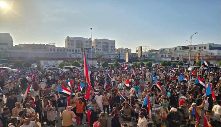 اعتصامات مفتوحة في عدن والمحافظات الجنوبية للمطالبة بحق تقرير المصير 