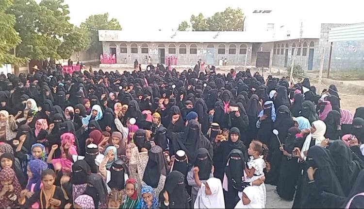 الحوثي يستغل المناسبات الدينية لحشد النساء في تهامة