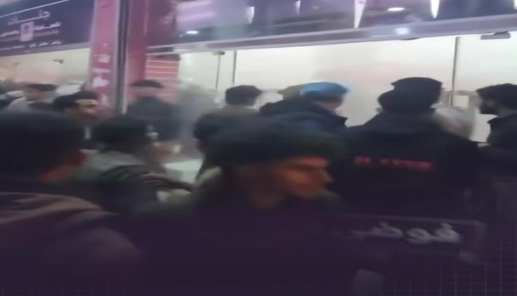 مسلحون يحرقون محل عبايات في صنعاء