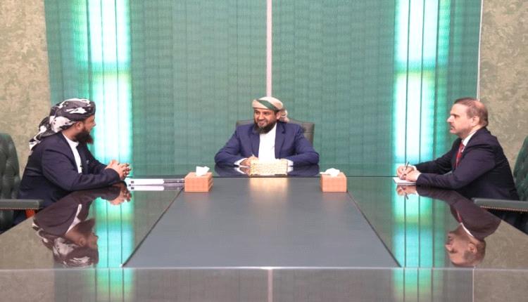 المحرمي يشدد على حشد جهود الأوقاف وتوجيهها بما يخدم الوطن