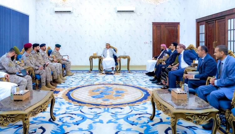 الانتقالي يكشف تفاصيل اللقاء مع الوفد السعودي - الإماراتي بمعاشيق