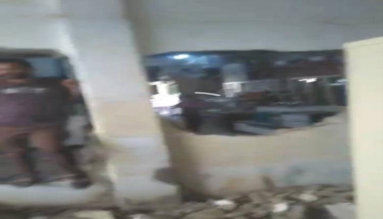 تاجر أثاث يتوسع بالسلاح والإرهاب.. اعتداء وحشي على مالك محل مسن وسط تعز