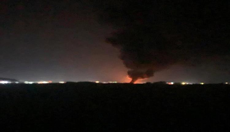 السيطرة على حريق في ناقلة محروقات داخل مطار عتق الدولي دون خسائر بشرية 