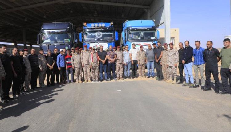 اليمن يتسلم قافلة مساعدات غذائية من القوات المسلحة الأردنية