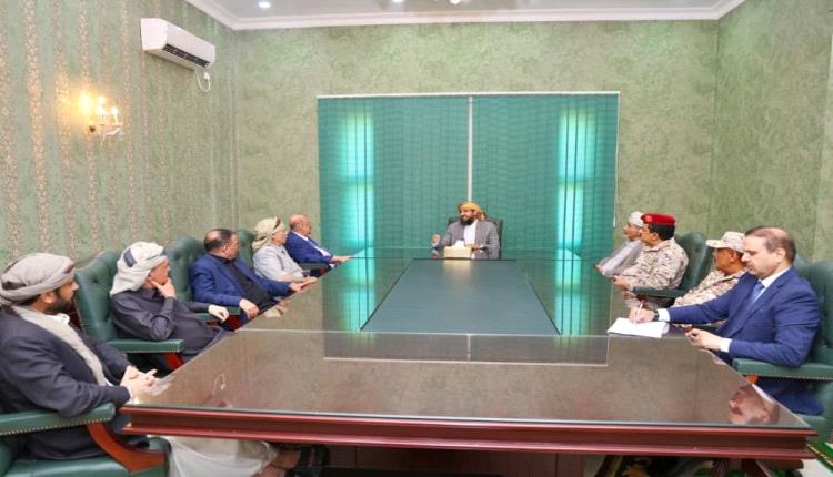  المحرّمي أثناء لقاء البركاني: يشدد على توحيد السلام لإسقاط الانقلاب الحوثي