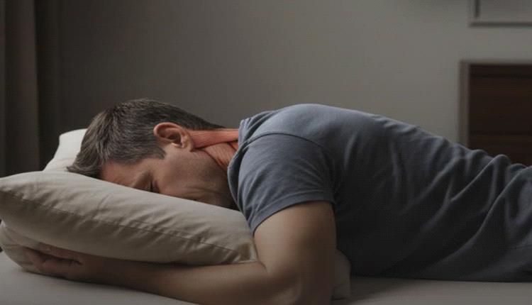 تعرف على الأضرار الصحية للنوم على البطن 