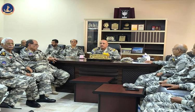 خفر السواحل اليمنية تناقش سبل تعزيز كفاءة عمل قطاعاتها الثلاثة 