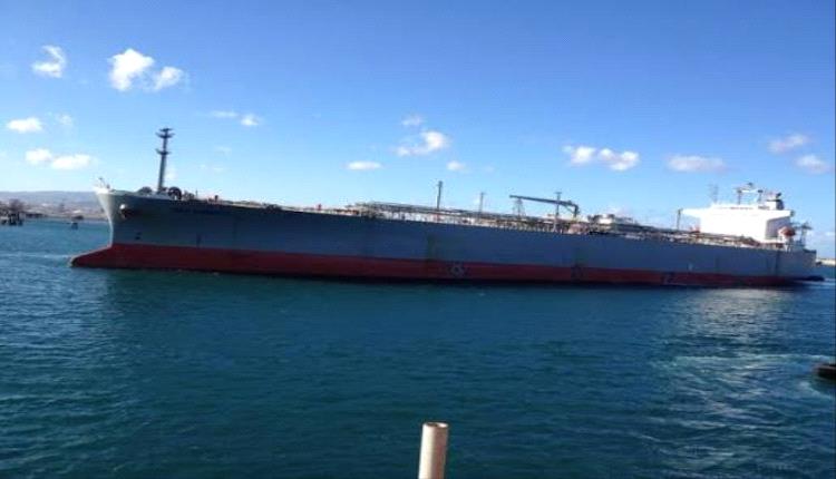 انفراج أزمة السفن العالقة في رأس عيسى.. مغادرة 11 سفينة هندية بعد شهور من الاحتجاز