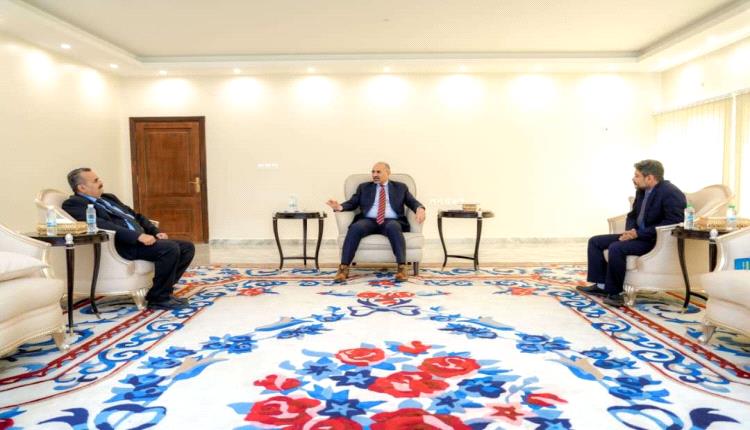 الزُبيدي يؤكد الأهمية الاستراتيجية لمطار عدن باعتباره واجهة حيوية للبلاد