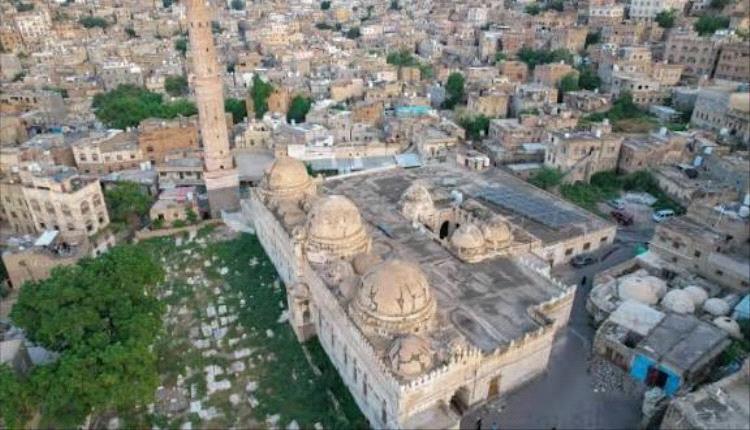 فضيحة إغاثية في مظفر تعز.. لجان بلا ضمير تسجل الأقارب وتحرم الجوعى