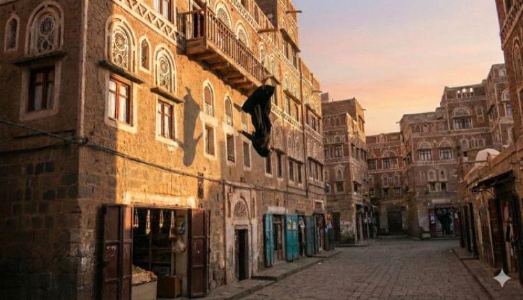 شابة تسقط من رأس عمارة في صنعاء.. وسكان الحي يطالبون بالحقائق