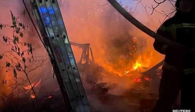 بـ500 مسيرة و40 صاروخ.. هجوم روسي يقطع التدفئة عن آلاف المباني في كييف