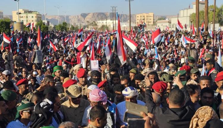 تظاهرة حاشدة في سيئون تؤكد إبقاء القوات الجنوبية في وادي حضرموت