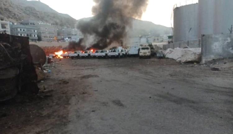 الطيران السعودي يقصف ميناء المكلا بحضرموت