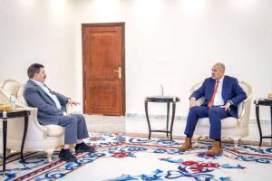 الزُبيدي يكشف عن تحضيرات سابقة لمعركة الخلاص من الحوثي اجهضها العليمي